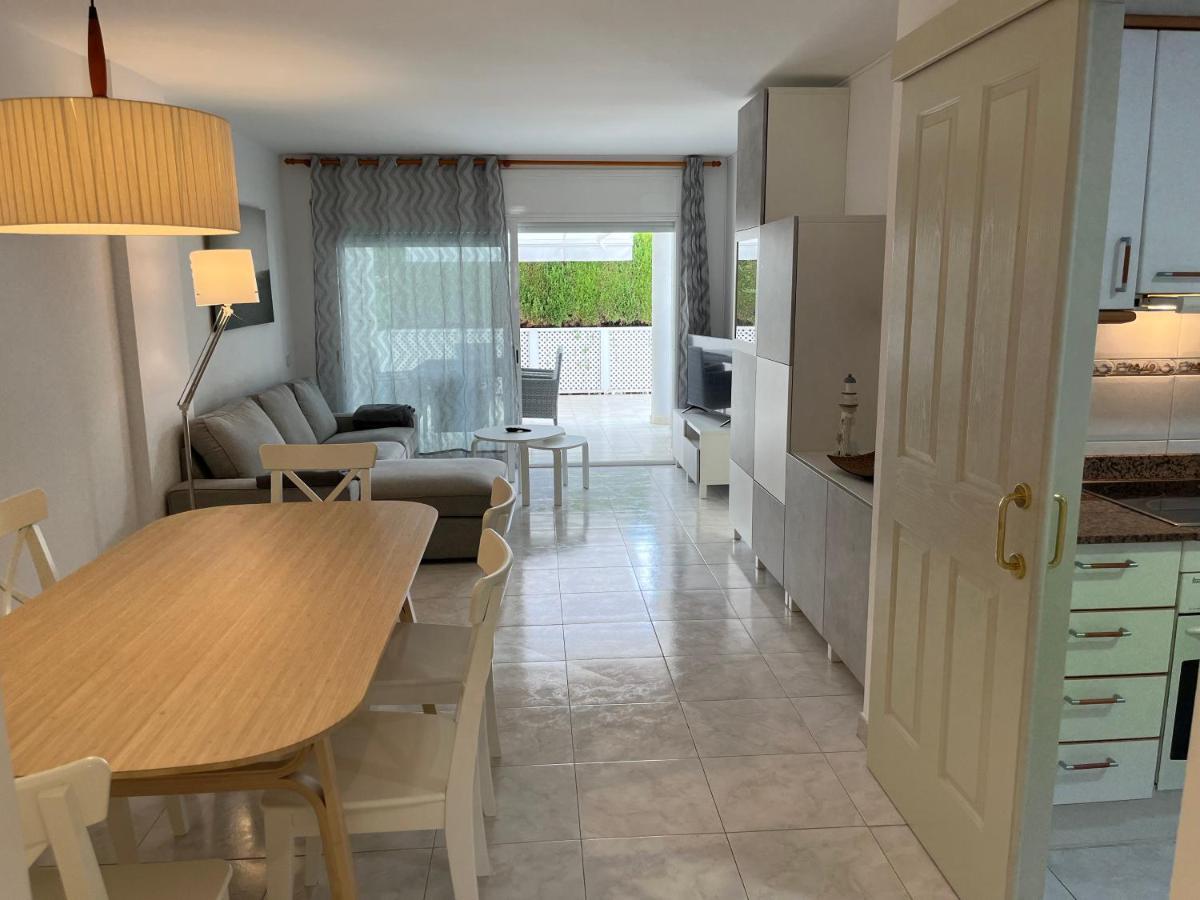 Amplio Apartamento Con Acceso Directo A Piscina Кастел Пладжа де Аро Екстериор снимка