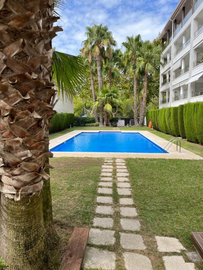 Amplio Apartamento Con Acceso Directo A Piscina Кастел Пладжа де Аро Екстериор снимка