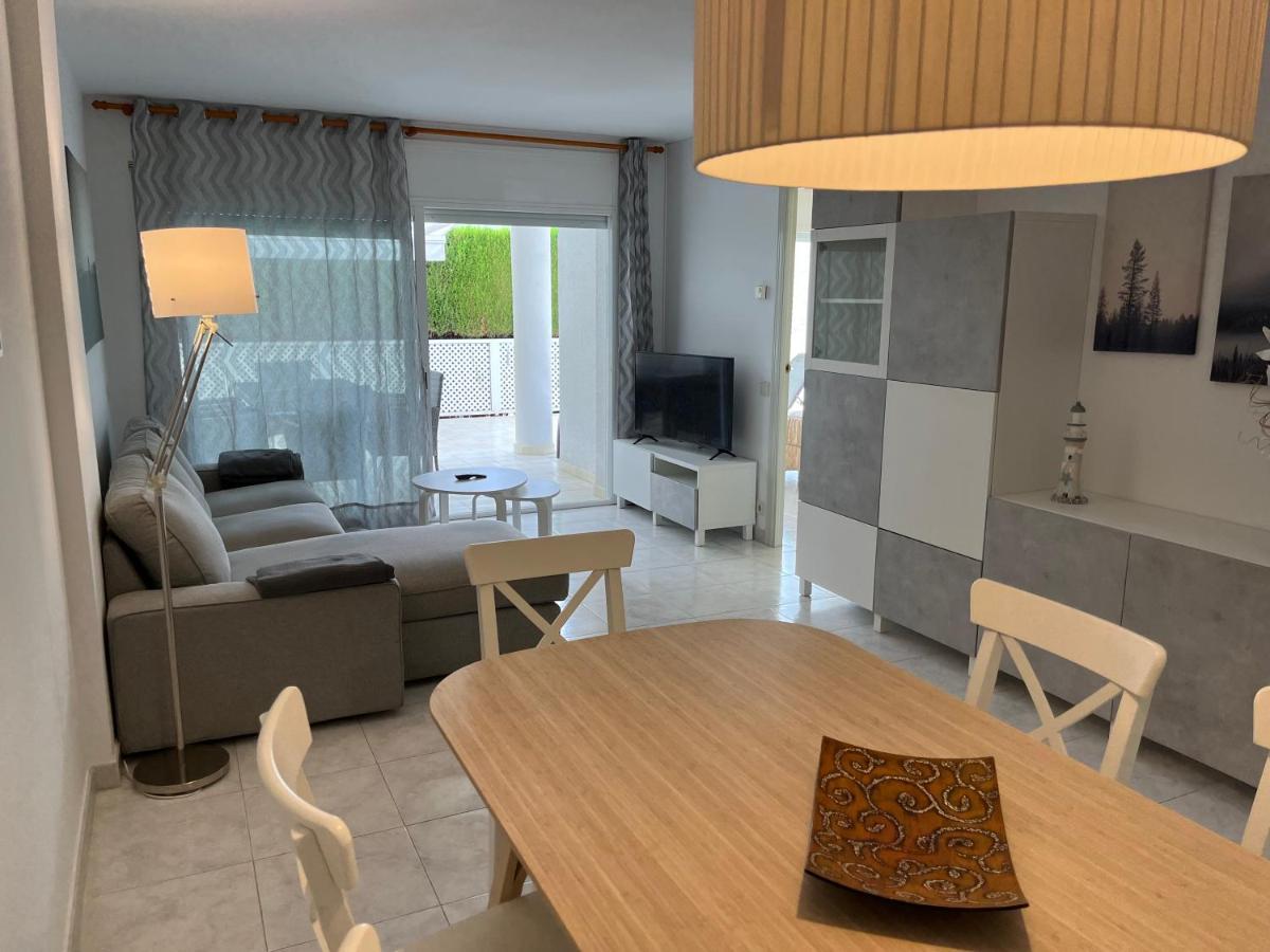 Amplio Apartamento Con Acceso Directo A Piscina Кастел Пладжа де Аро Екстериор снимка
