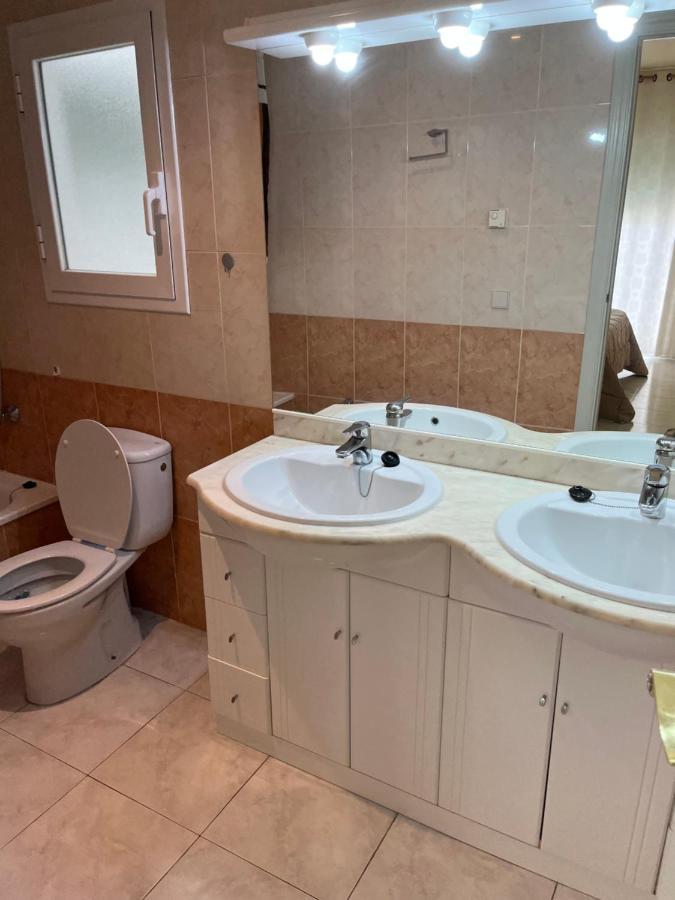 Amplio Apartamento Con Acceso Directo A Piscina Кастел Пладжа де Аро Екстериор снимка